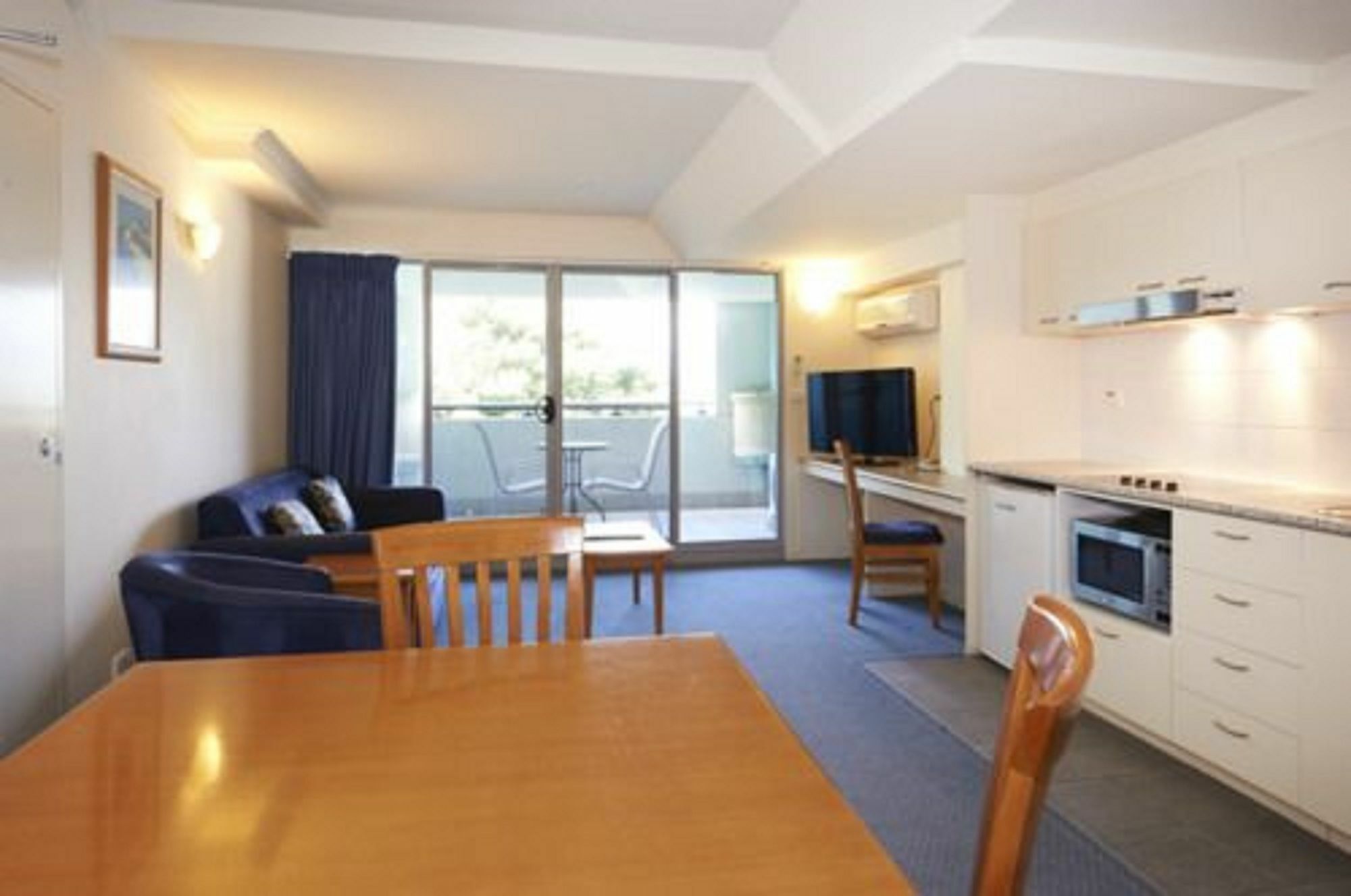 Aparthotel Nesuto The Entrance Extérieur photo